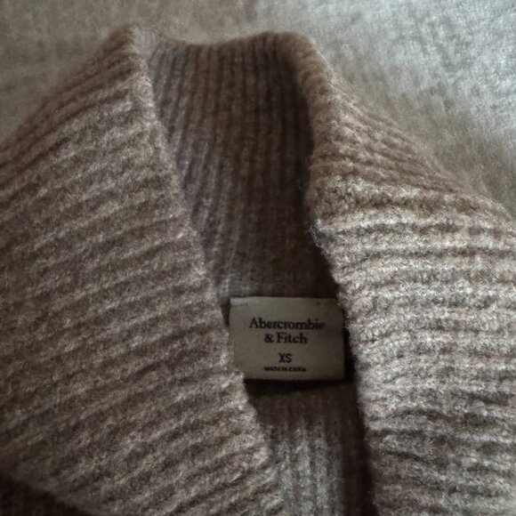 Abercrombie & Fitch Turtle Neck Sweater - Picture 7 of 11